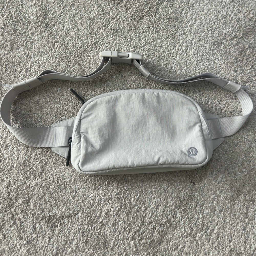 Lululemon everyday belt bag 1L